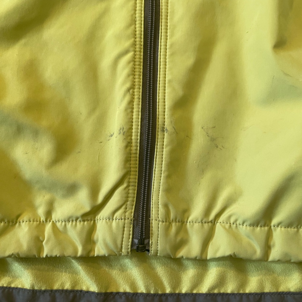 Patagonia Men's Light Yellow Windbreaker - Picture 4 of 4